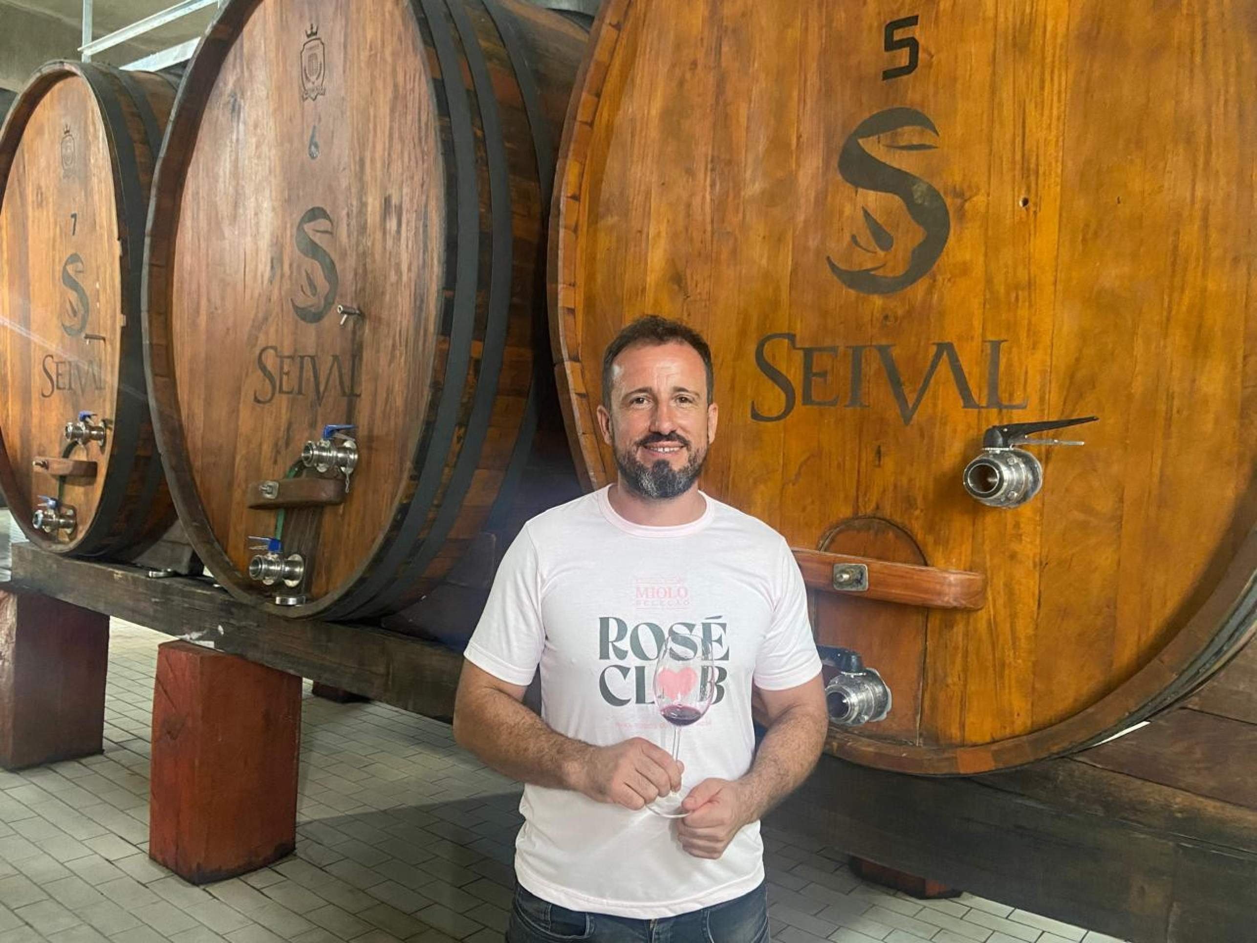 O portugu&ecirc;s Miguel Almeida &eacute; en&oacute;logo da Vin&iacute;cola do Seival