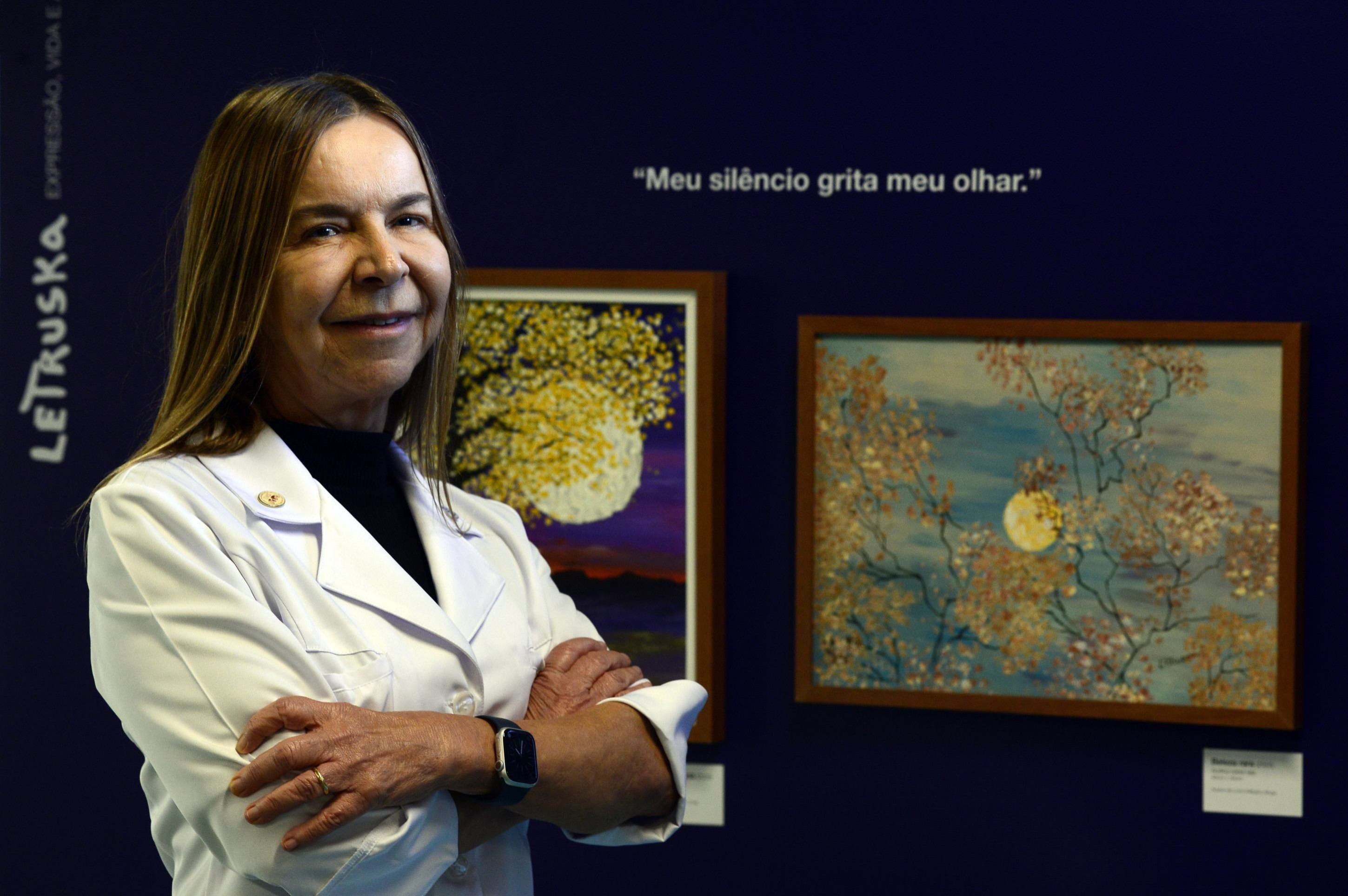  17/06/2025 Crédito: Marcelo Ferreira/CB/D.A Press. Brasil. Brasília - DF - Hospital Sarah, exposição da artista plástica Letruska. Dra Lucia Braga.