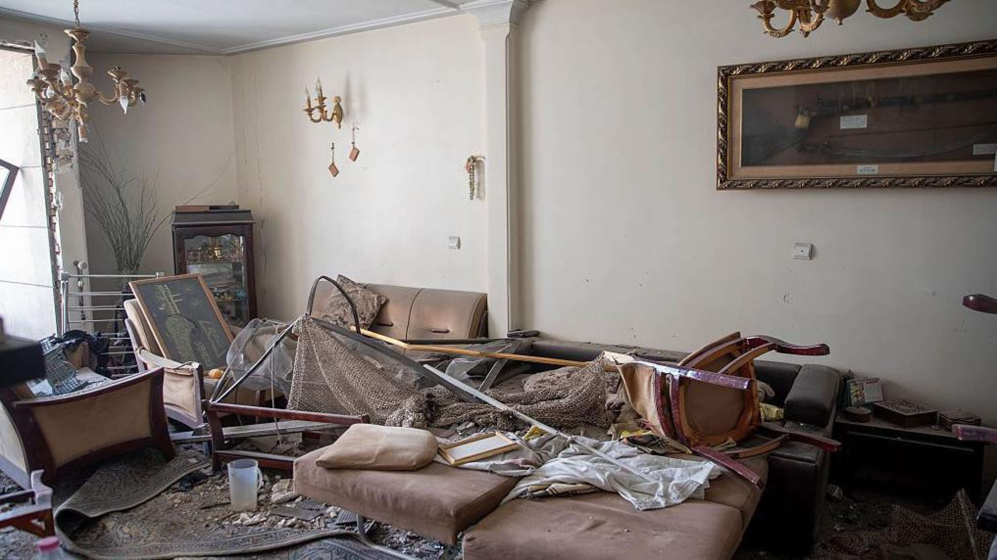 O trânsito congestionado tem tornado ainda mais difícil para as pessoas saírem de Teerã