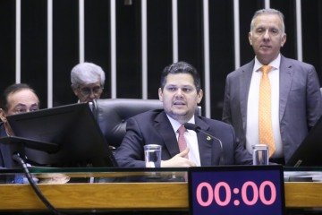 Alcolumbre fechou acordo e jogou para a frente a análise de 30 dos 60 vetos que estavam previstos na pauta -  (crédito: Kayo Magalhaes/Câmara dos Deputados)