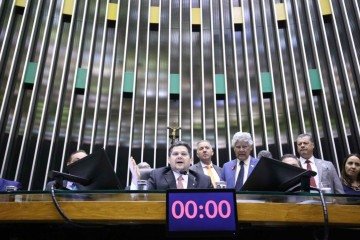 Davi Alcolumbre (União-AP), anunciou a decisão durante os trabalhos, destacando o esforço das lideranças em buscar consenso sobre os temas mais sensíveis -  (crédito: Foto: Kayo Magalhães/Câmara dos Deputados )