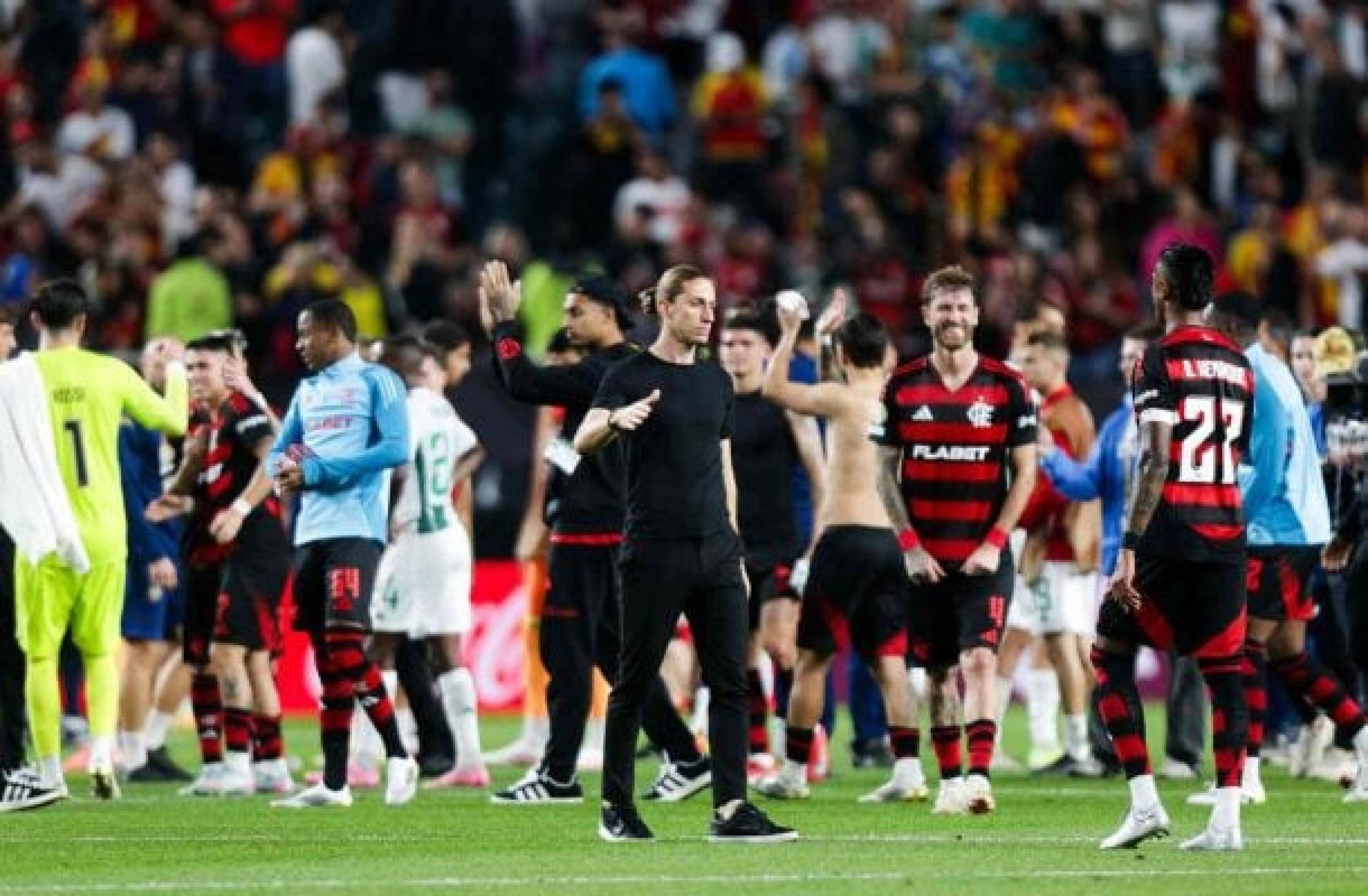 Galvão elogia Flamengo e acredita em vitória contra o Chelsea no Mundial Galvão elogia Flamengo e acredita em vitória contra o Chelsea no Mundial