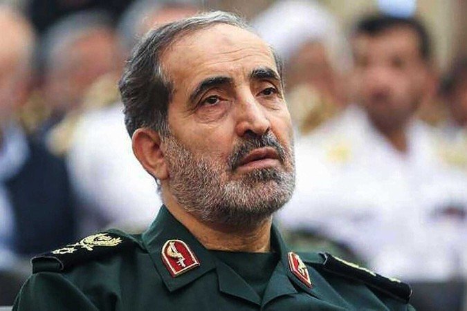 Foto mostra o Major-General Ali Shadmani, da Guarda Revolucionária Iraniana (IRGC), em uma cerimônia oficial em Teerã - (crédito: KHAMENEI.IR/AFP) Foto mostra o Major-General Ali Shadmani, da Guarda Revolucionária Iraniana (IRGC), em uma cerimônia oficial em Teerã - (crédito: KHAMENEI.IR/AFP)
