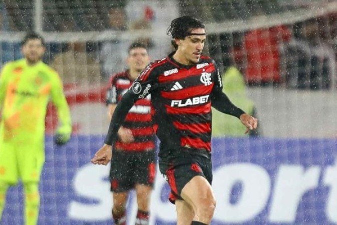  PEDRO – Acabou muito isolado, pois o Flamengo gerou boas trocas curtas de passe, mas a bola não chegou muito à área. Perdido entre os zagueiros, foi o rubro-negro que menos apareceu. No segundo tempo, apareceu mais e perdeu duas boas chances antes de sair, aos 19 minutos do segundo tempo. NOTA 5,5 Foto: Gilvan de Souza/Flamengo