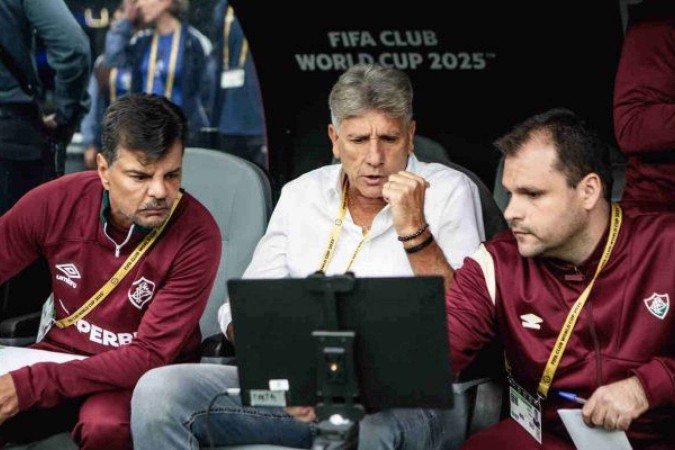 Renato Gaúcho (dir.) exalta atuação do Fluminense contra o Dortmund - (crédito: Foto: LUCAS MERÇON / FLUMINENSE F.C.) Renato Gaúcho (dir.) exalta atuação do Fluminense contra o Dortmund - (crédito: Foto: LUCAS MERÇON / FLUMINENSE F.C.)