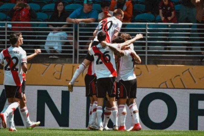 Jogadores do River Plate comemoram o gol marcado por Colidio - (crédito: Foto: Divulgação) Jogadores do River Plate comemoram o gol marcado por Colidio - (crédito: Foto: Divulgação)