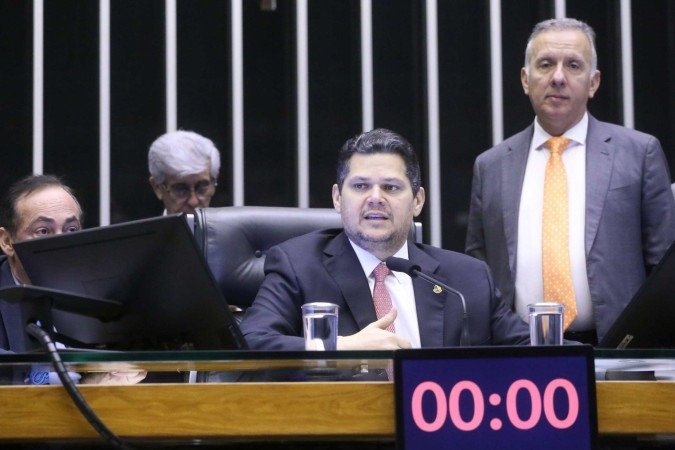 Alcolumbre fechou acordo e jogou para a frente a análise de 30 dos 60 vetos que estavam previstos na pauta -  (crédito: Kayo Magalhaes/Câmara dos Deputados)