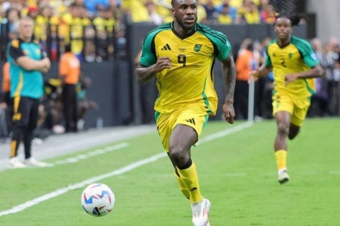 Atacante volta a jogar seis meses após grave acidente de carro - (crédito: Foto: Getty images) Atacante volta a jogar seis meses após grave acidente de carro - (crédito: Foto: Getty images)