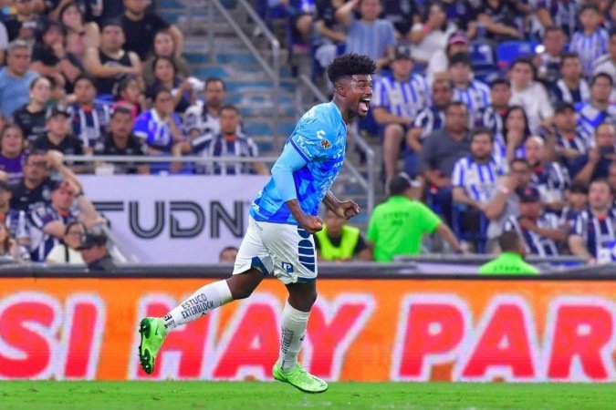 Eduardo Bauermann acumula 18 jogos, um gol e uma assistência desde a chegada ao Pachuca, em novembro - (crédito: Reprodução/Pachuca ) Eduardo Bauermann acumula 18 jogos, um gol e uma assistência desde a chegada ao Pachuca, em novembro - (crédito: Reprodução/Pachuca )