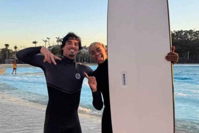 Lamine Yamal surfou com Gabriel Medina, em São Paulo -  (crédito: Foto: Reprodução)