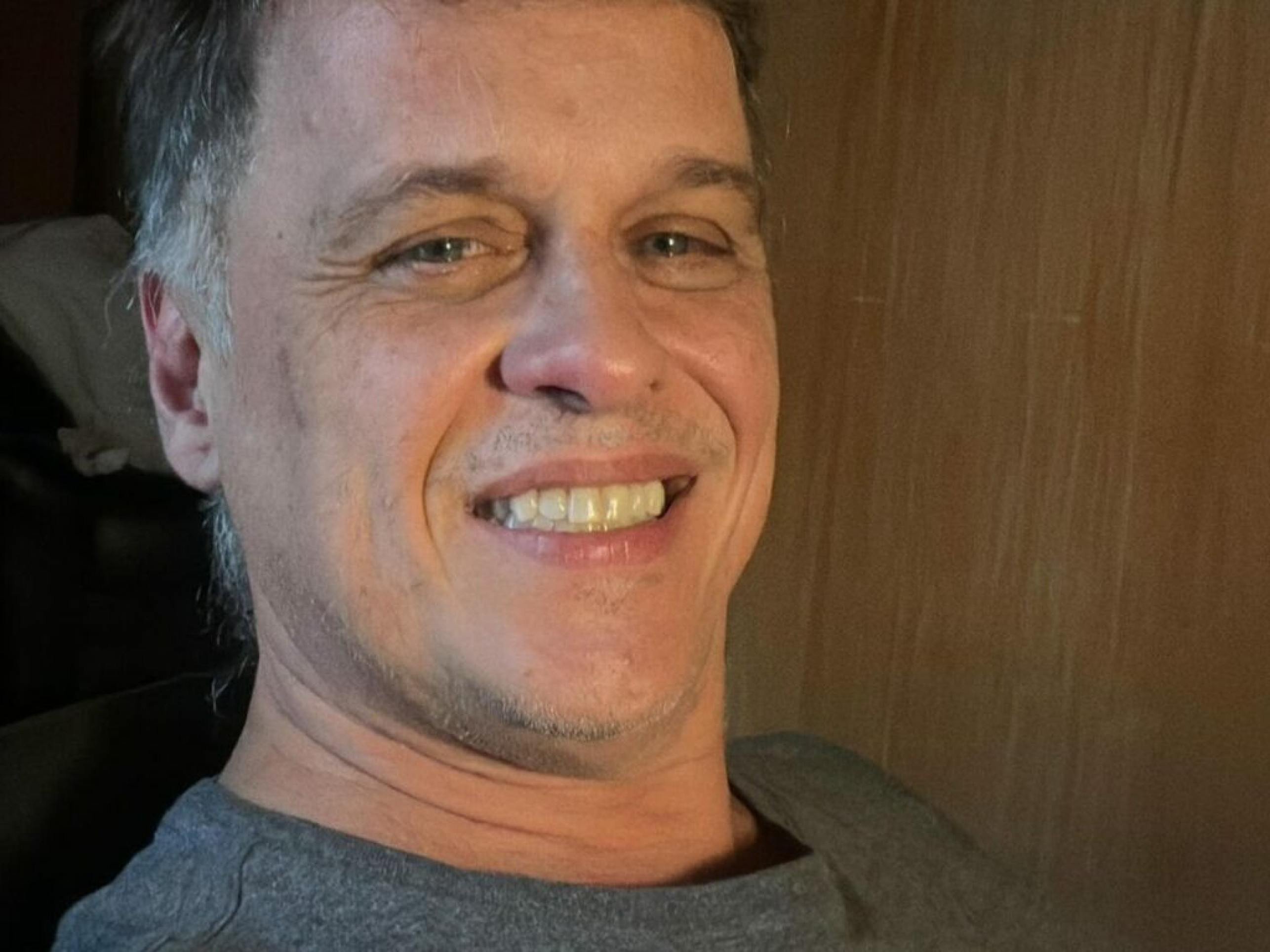 Guilherme Fontes, de A Viagem, é picado por jararaca em casa