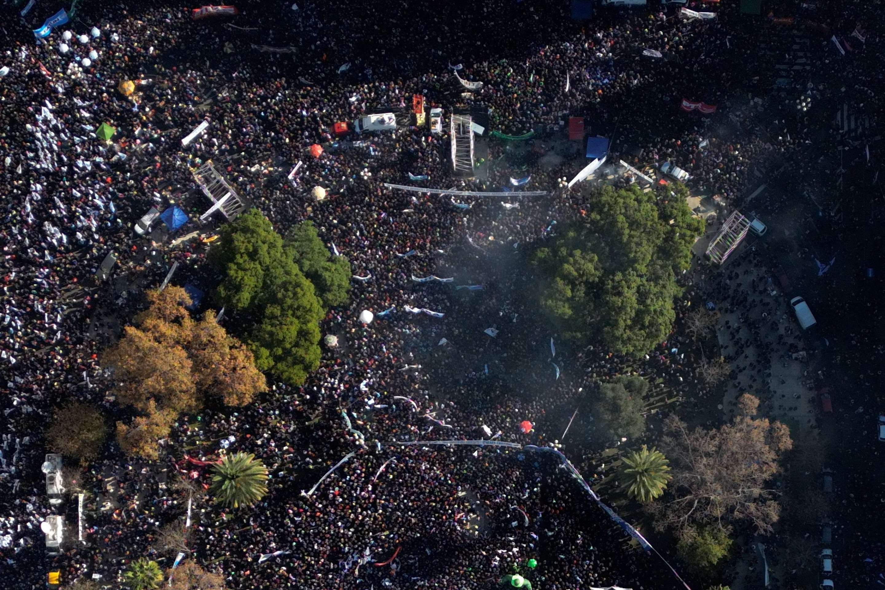 Cristina Kirchner mobiliza manifestantes e promete voltar Cristina Kirchner mobiliza manifestantes e promete voltar