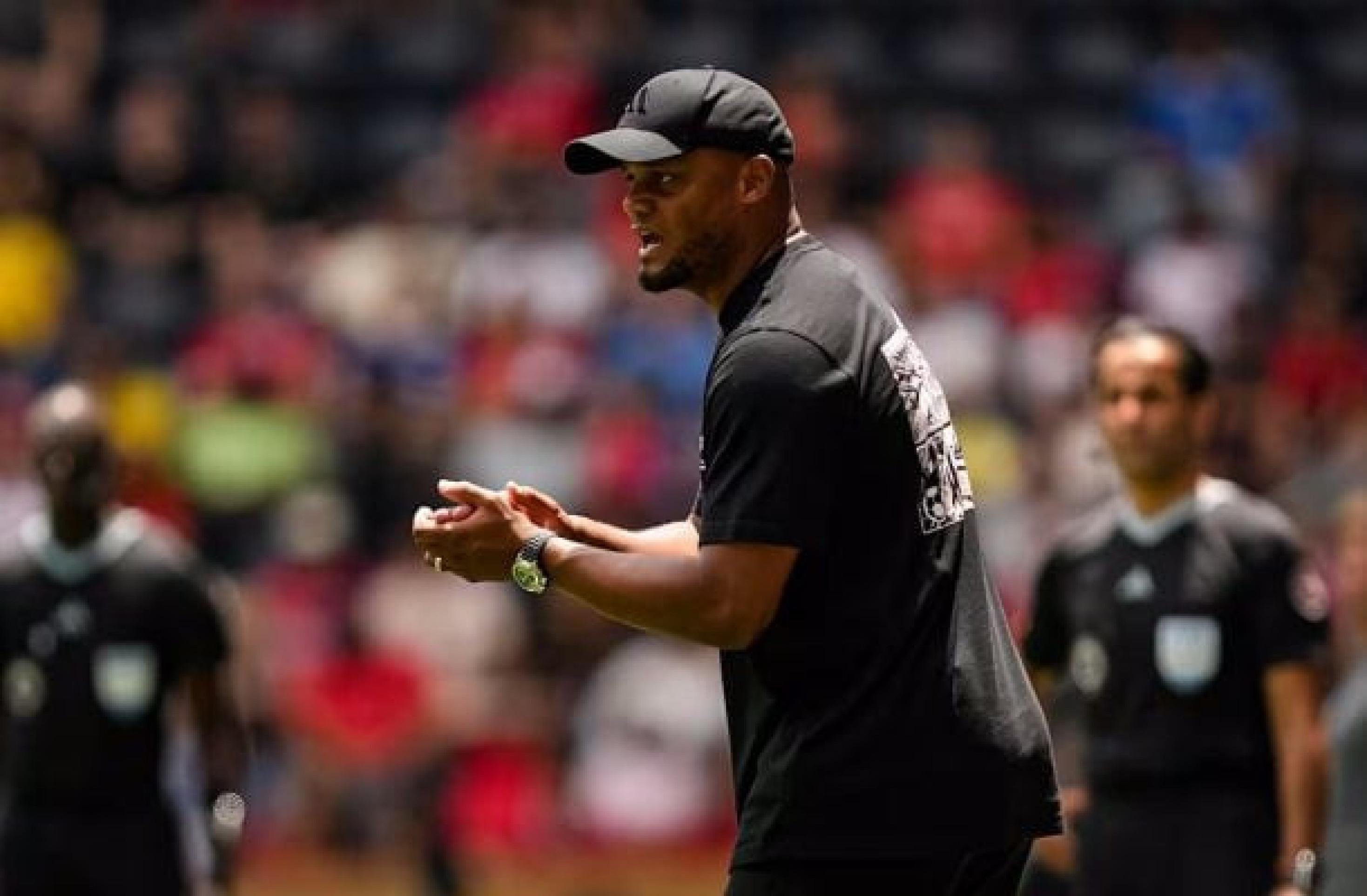 Kompany viaja a Miami para estudar adversários enquanto elenco do Bayern curte a Disney