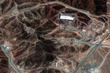 A montanha que protege o programa nuclear do Irã alvo de Israel -  (crédito: BBC Geral)