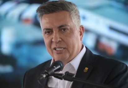 Álvaro Damião (União Brasil) chegou em Belo Horizonte nesta quarta-feira (18/6) após saída às pressas de Israel -  (crédito: Leandro Couri/EM/D.A. Press)