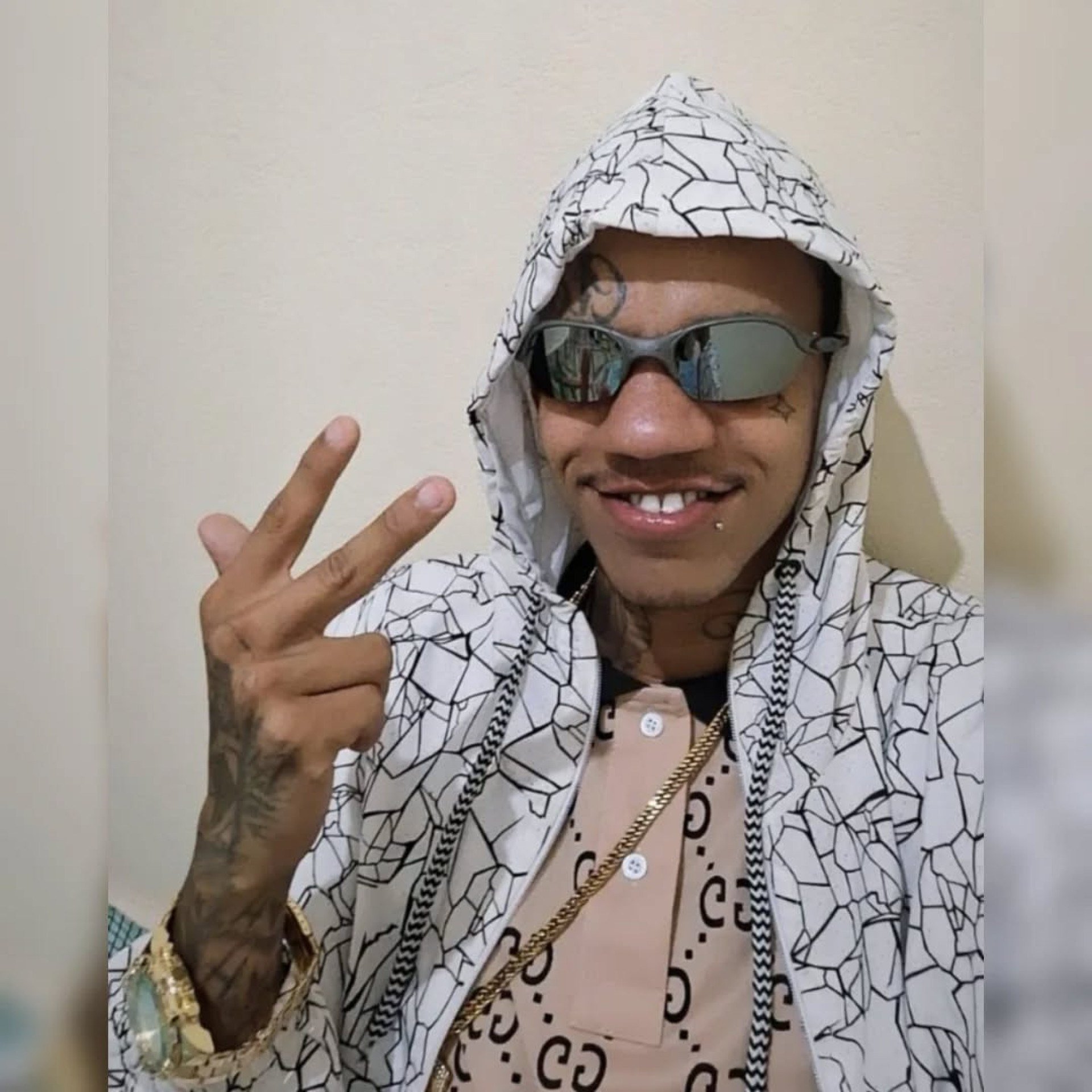 Nas redes sociais, o jovem divulga conteúdos sobre o próprio estilo de vida