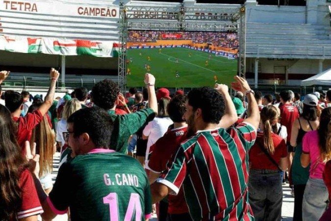 Torcedores do Fluminense vibraram com a atuação da equipe diante do Borussia - (crédito: Fotos: Mailson Santana e Marina Garcia/FFC) Torcedores do Fluminense vibraram com a atuação da equipe diante do Borussia - (crédito: Fotos: Mailson Santana e Marina Garcia/FFC)