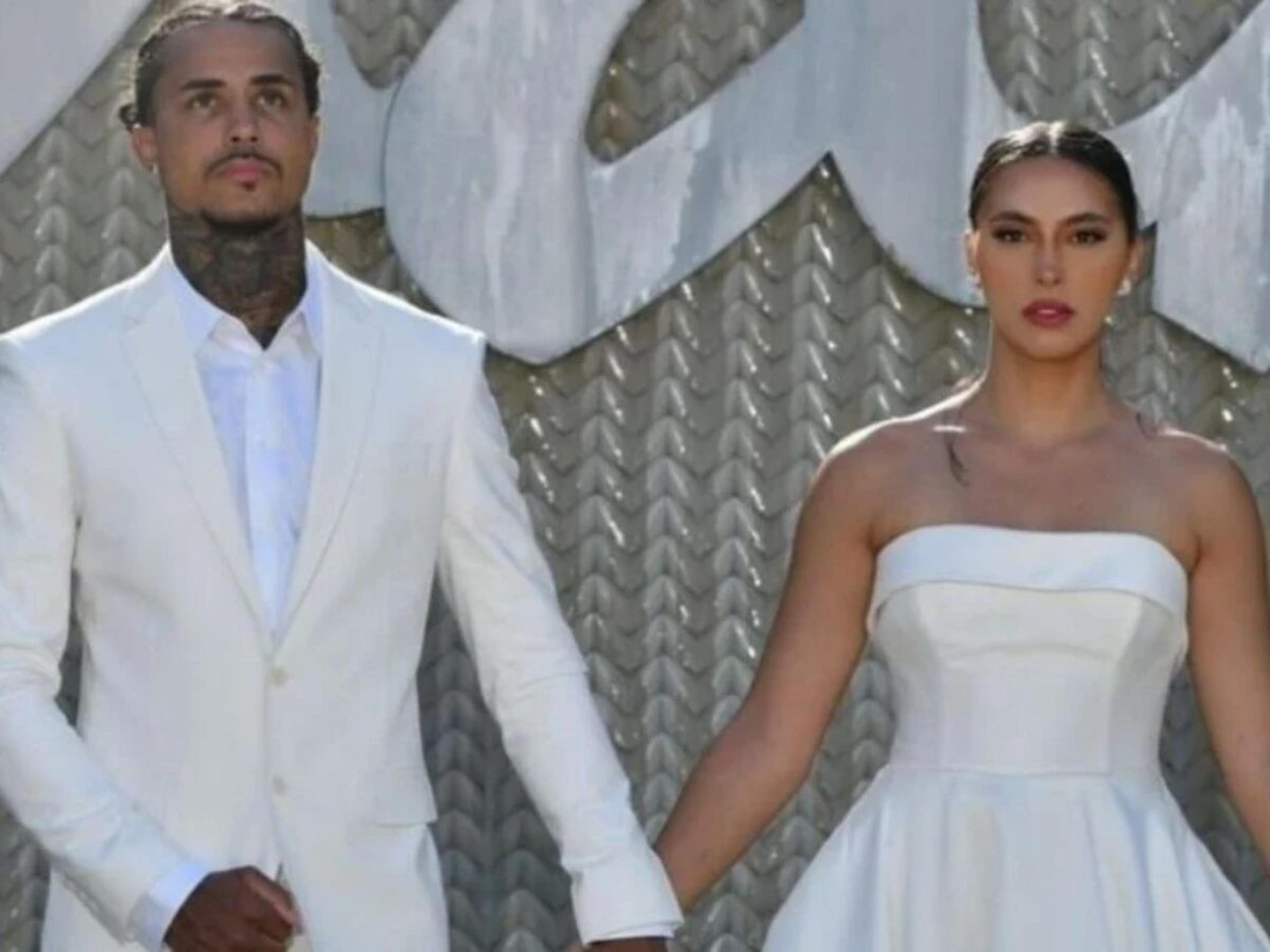 Influenciadora termina casamento com MC Livinho após ganhar carro de luxo -  (crédito: Observatorio dos Famosos)
