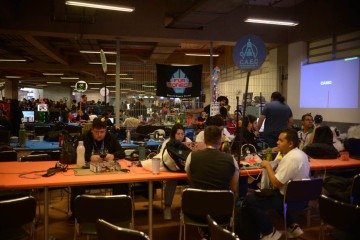  Campus Party 2025 começa nesta quarta no Mané Garrincha, em Brasília; veja programação. Inteligência Artificial, batalhas de robôs, alimentos 3D e desafios com drones são destaques. Organização espera receber 150 mil visitantes durante os cinco dias de evento. -  (crédito:  Ed Alves/CB/D.A Press)