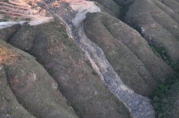 Incidente ocorreu no aterro sanitário Ouro Verde, em Goiás -  (crédito: Reprodução/Floresta Nacional de Brasília)