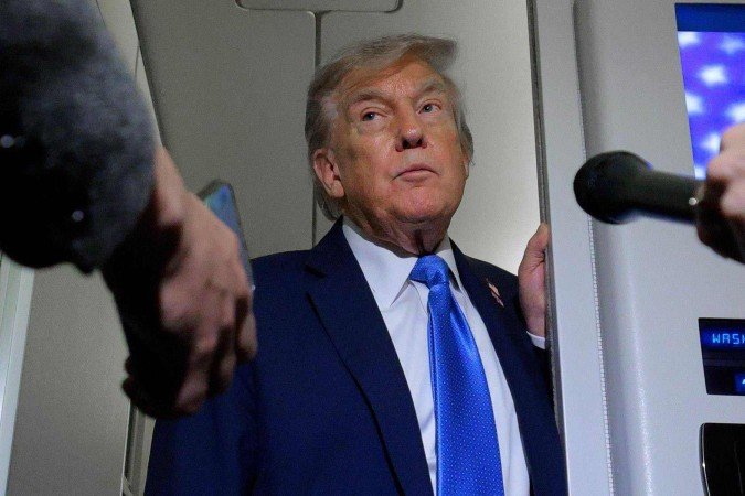 Khamenei alertou sobre 'danos irreparáveis' se os EUA intervierem - (crédito: Reuters) Khamenei alertou sobre 'danos irreparáveis' se os EUA intervierem - (crédito: Reuters)