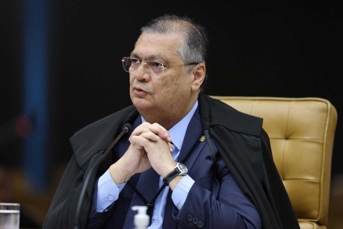 Durante a abertura do evento, Dino mencionou que a conta de R$ 50 bilhões ao ano com emendas parlamentares 