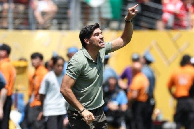 ABEL FERREIRA - Mexeu em duas peças para o jogo e não deu certo, com o Palmeiras fazendo primeiro tempo abaixo do esperado. Porém, duas mudanças no intervalo foram suficientes para buscar a vitória. NOTA 7,5. Foto: Cesar Greco/Palmeiras/by Canon
