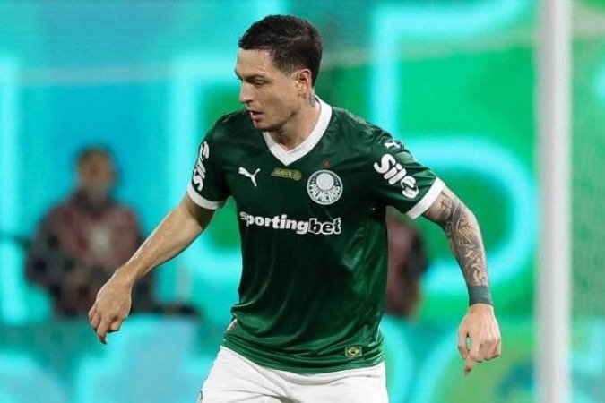 ANÍBAL MORENO - Cobrou duas faltas pelo setor esquerdo de ataque. Numa delas, Abou Ali fez gol contra. Na outra, o vento levou a bola até o ângulo, obrigando El-Shenawy a fazer uma boa defesa. Saiu com dores. NOTA 7,0. Foto: Cesar Greco/Palmeiras