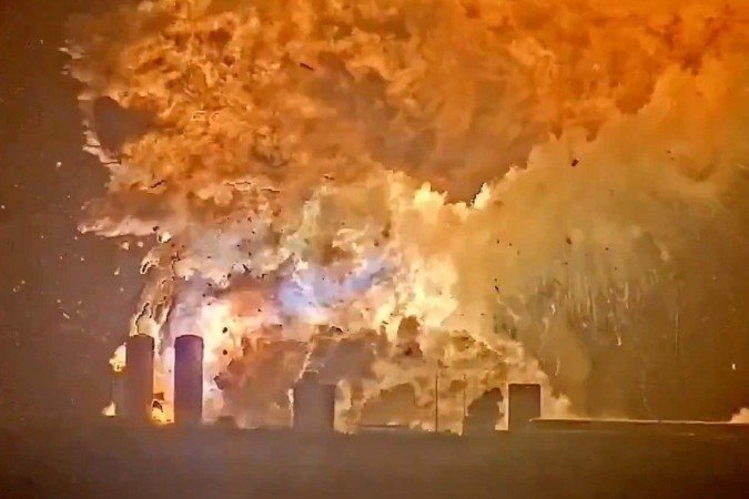 Foguete Starship da SpaceX explode em teste no Texas sem deixar feridos Foguete Starship da SpaceX explode em teste no Texas sem deixar feridos