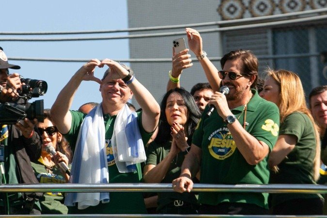 SP - MARCHA PARA JESUS/SP/INÍCIO - GERAL - Fiéis durante a 33ª Marcha para Jesus, que acontece em São Paulo, nesta quinta-feira, 19 de junho de 2025. A caminhada iniciada na Praça da Luz, no Centro, segue até a Praça Heróis da Força Expedicionária Brasileira, na zona norte da cidade, onde ocorre uma série de apresentações de música gospel. O evento contra com as presenças do governador Tarcísio de Freitas (Republicanos) e do prefeito Ricardo Nunes (MDB). Ambos participam sobre um dos trios elétricos que puxam a multidão. 19/06/2025 - Foto: BIA BORGES/O FOTOGRÁFICO/ESTADÃO CONTEÚDO - (crédito: ESTADÃO CONTEÚDO) SP - MARCHA PARA JESUS/SP/INÍCIO - GERAL - Fiéis durante a 33ª Marcha para Jesus, que acontece em São Paulo, nesta quinta-feira, 19 de junho de 2025. A caminhada iniciada na Praça da Luz, no Centro, segue até a Praça Heróis da Força Expedicionária Brasileira, na zona norte da cidade, onde ocorre uma série de apresentações de música gospel. O evento contra com as presenças do governador Tarcísio de Freitas (Republicanos) e do prefeito Ricardo Nunes (MDB). Ambos participam sobre um dos trios elétricos que puxam a multidão. 19/06/2025 - Foto: BIA BORGES/O FOTOGRÁFICO/ESTADÃO CONTEÚDO - (crédito: ESTADÃO CONTEÚDO)