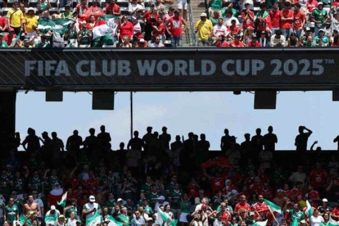 Palmeiras x Al Ahly (EGI) é paralisado pela arbitragem por condições climáticas - (crédito: Foto: Cesar Greco/Palmeiras/by Canon) Palmeiras x Al Ahly (EGI) é paralisado pela arbitragem por condições climáticas - (crédito: Foto: Cesar Greco/Palmeiras/by Canon)