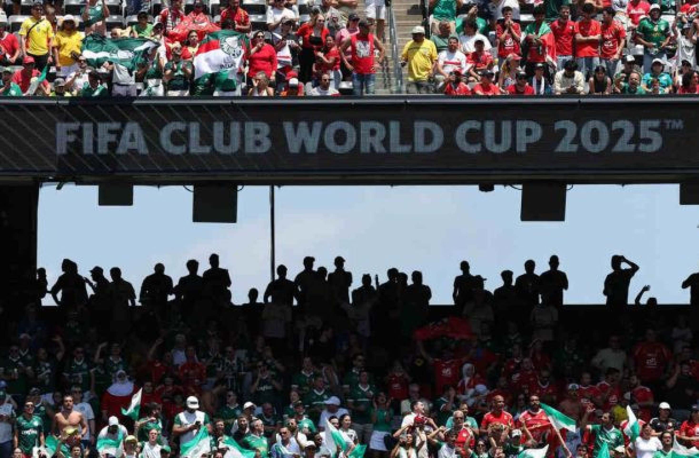 Mundial: Palmeiras x Al Ahly é paralisado após alerta de risco climático 