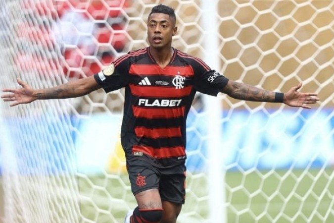 BRUNO HENRIQUE Entrou aos 10 do segundo tempo no lugar de Arrascaeta e mudou o jogo. Empatou a partida com oportunismo e deu o passe para o gol da virada. Como sempre, letal e eficaz em jogos decisivos. NOTA: 9,0