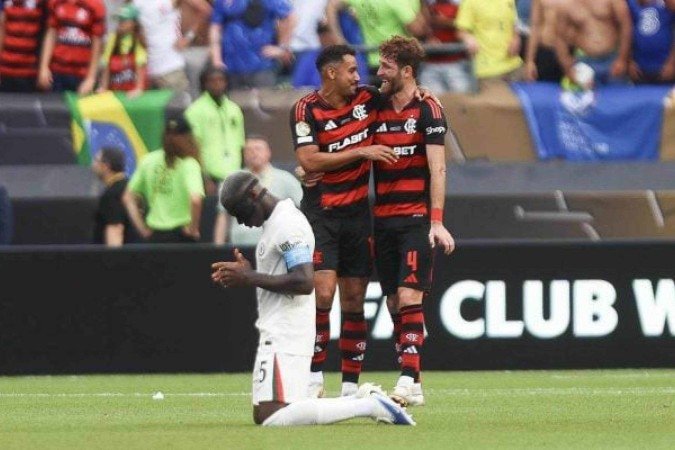 Ajoelhou, tem que rezar. Flamengo perto das oitavas  -  (crédito: Foto: Gilvan de Souza/Flamengo)