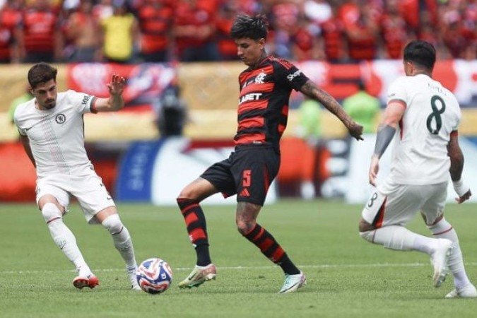 PULGAR Se confundiu com Wesley no lance do gol de Pedro Neto. Mas, no geral, fez um papel correto na marcação a Cole Palmer. NOTA: 6,0