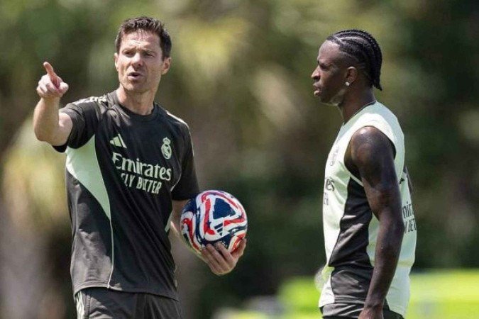 Xabi Alonso e Vini Jr em treino do Real Madrid - (crédito: Foto: reprodução instagram) Xabi Alonso e Vini Jr em treino do Real Madrid - (crédito: Foto: reprodução instagram)