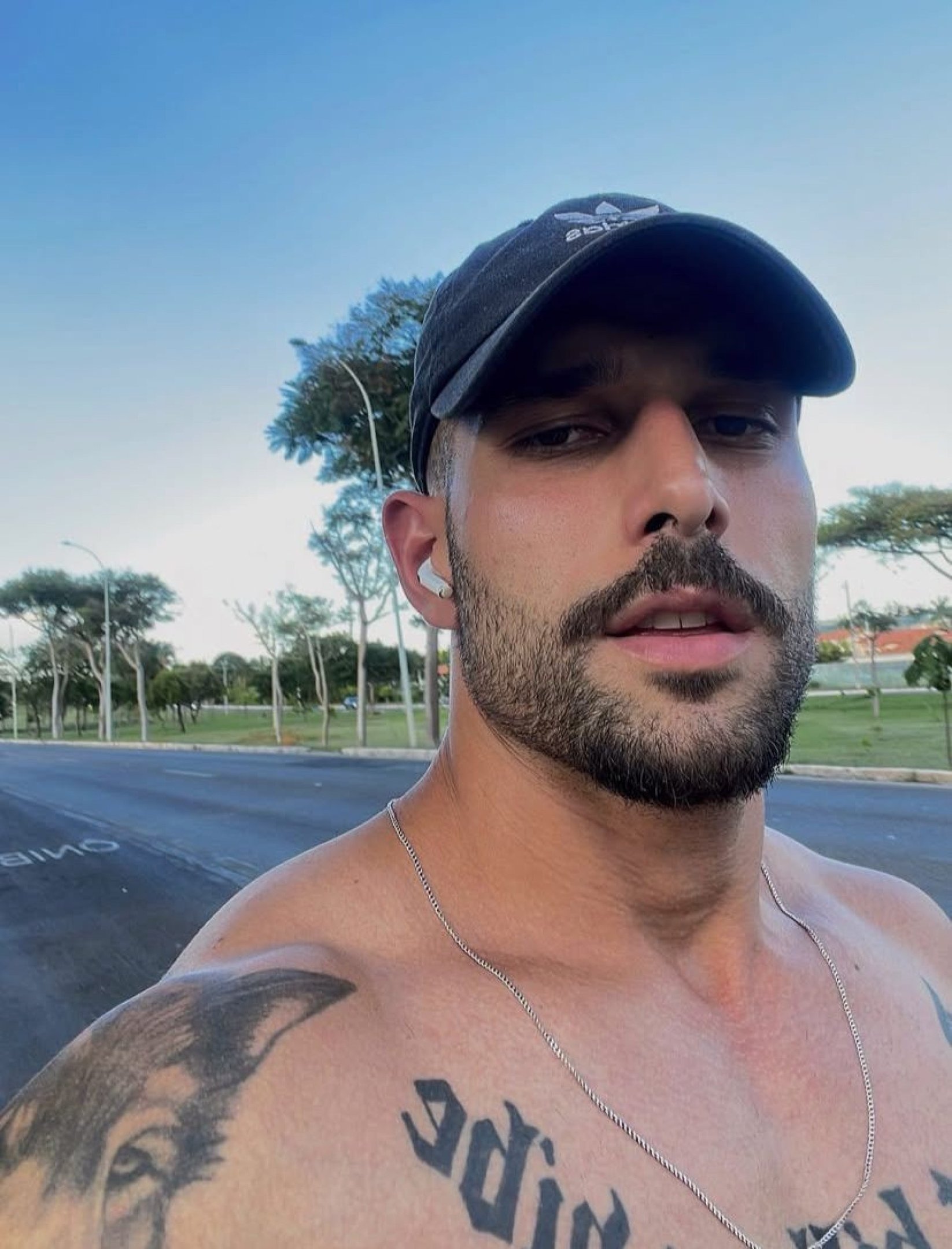 Saiba quem é o personal trainer preso por roubar um frango assado no Iguatemi Saiba quem é o personal trainer preso por roubar um frango assado no Iguatemi