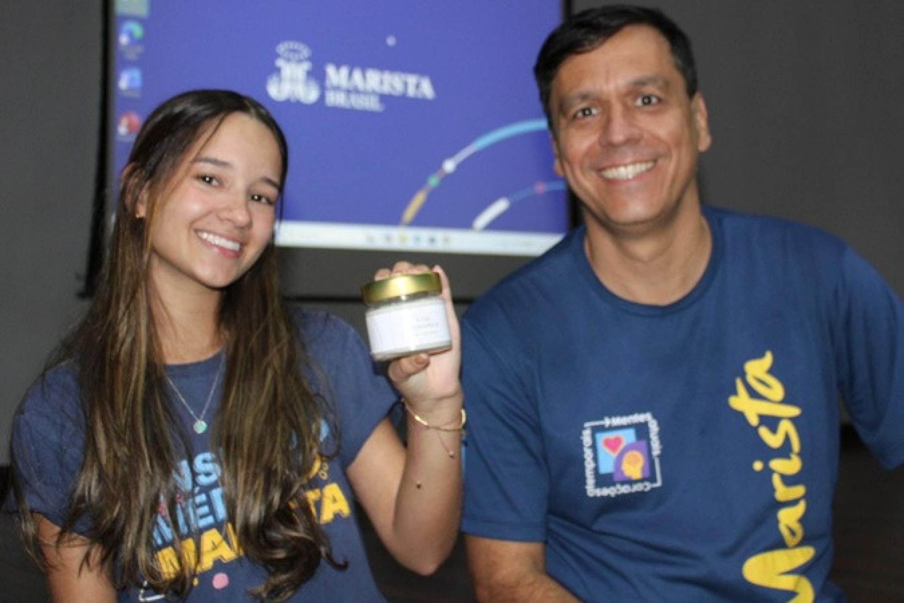 Com ajuda do professor César Lorenzetti, Giovana Queiroz abriu loja on-line de velas