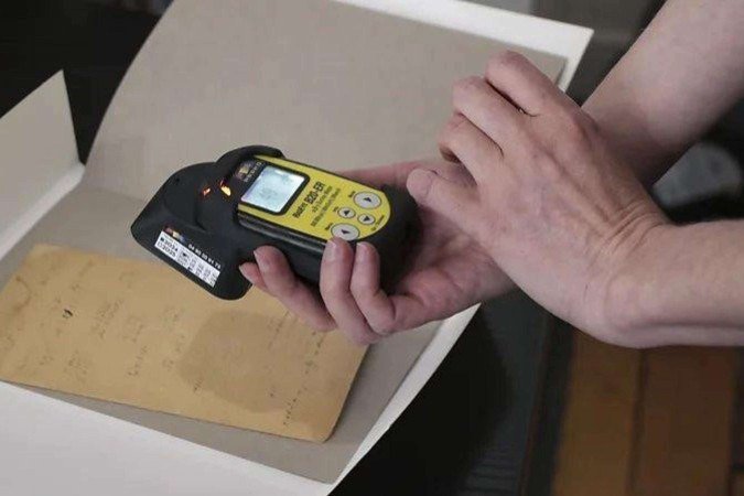 Vestígios de radioatividade do trabalho de Marie Curie foram encontrados na maçaneta do seu escritório - (crédito: Edouard Taufenbach e Bastien Pourtout) Vestígios de radioatividade do trabalho de Marie Curie foram encontrados na maçaneta do seu escritório - (crédito: Edouard Taufenbach e Bastien Pourtout)