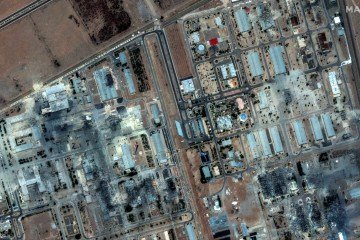Foto de satélite fornecida pela Maxar Technologies e tirada, ontem, mostra danos em instalação de Isfahn, no centro do Irã, após bombardeios dos EUA -  (crédito: Satellite image ©2025 Maxar Technologies / AFP)