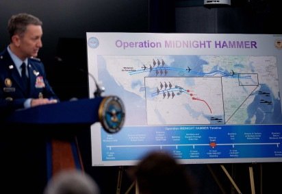 O Chefe do Estado-Maior Conjunto da Força Aérea, General Dan Caine, discute os detalhes da missão de um ataque ao Irã durante uma coletiva de imprensa no Pentágono, em 22 de junho de 2025       -  (crédito: Andrew Harnik/GETTY IMAGES NORTH AMERICA/Getty Images via AFP)