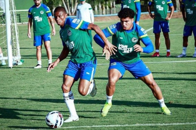 Jogadores do Goiás em treino para o duelo desta segunda-feira -  (crédito: Divulgação/ Goiás)