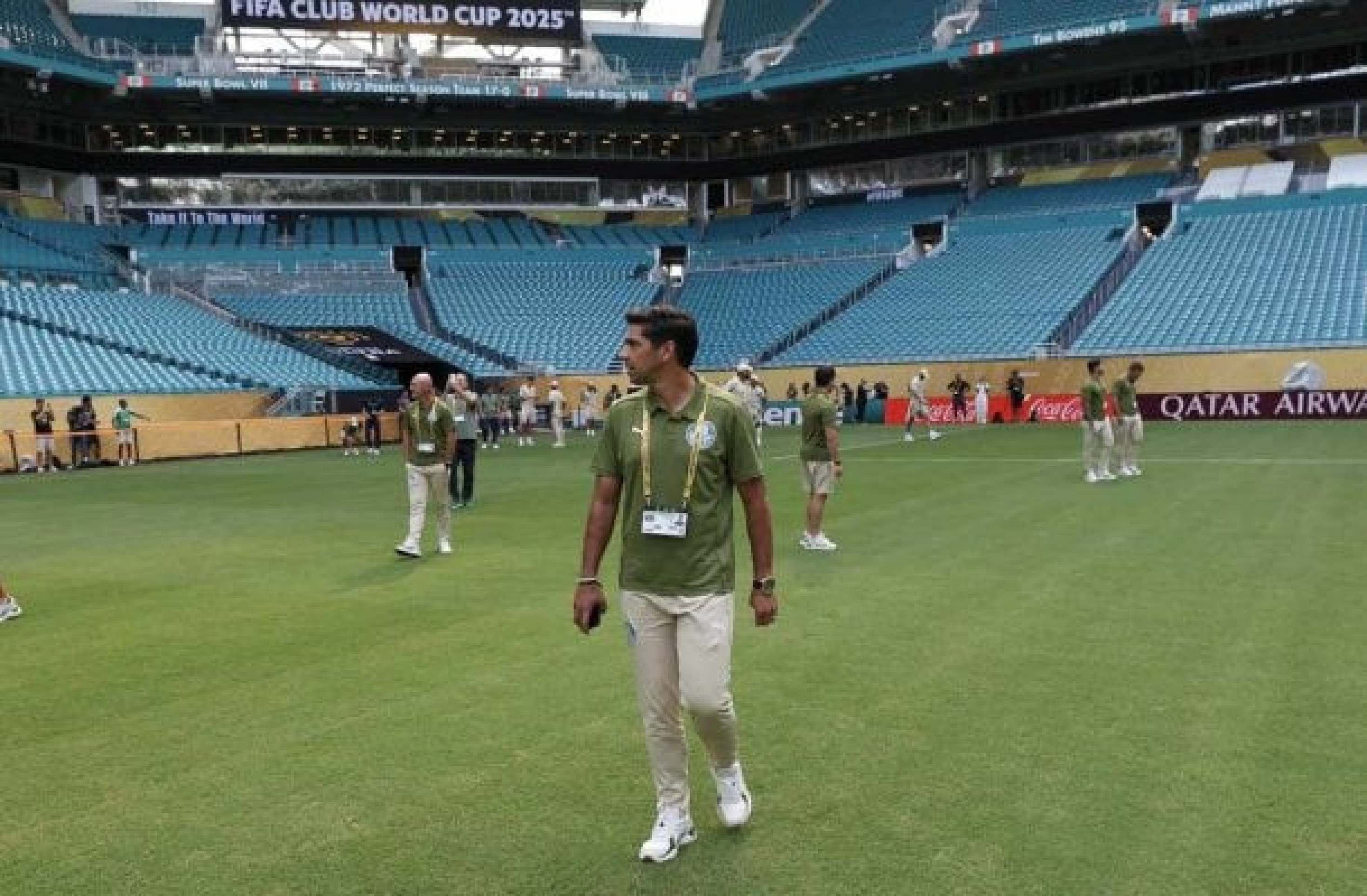 Palmeiras realiza reconhecimento de gramado e tem desfalque confirmado