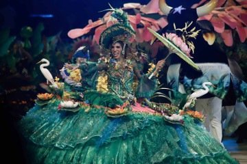 Valentina Cid, Caprichoso, representa a sinhazinha da fazenda, item 7 do festival