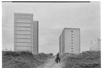 Cidade Selvagem – caminhos de desejo em Brasília | De Diego Bresani
Lançamento do fotolivro hoje, às 19h30, no Auditório 2 do Museu Nacional da República (Esplanada dos Ministérios). Conversa com Diego Bresani, Henrique Siqueira e Carlos Henrique

