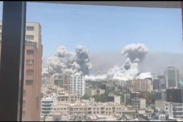 Israel Katz, ministro da Defesa israelense, confirmou que foram atingidas instalações da Basij —.a milícia paramilitar fundada pelo aiatolá Ruhollah Khomeini para fiscalizar o cumprimento das leis islâmicas — e a famigerada prisão de Evin, centro de tortura do regime -  (crédito: Reprodução/X)