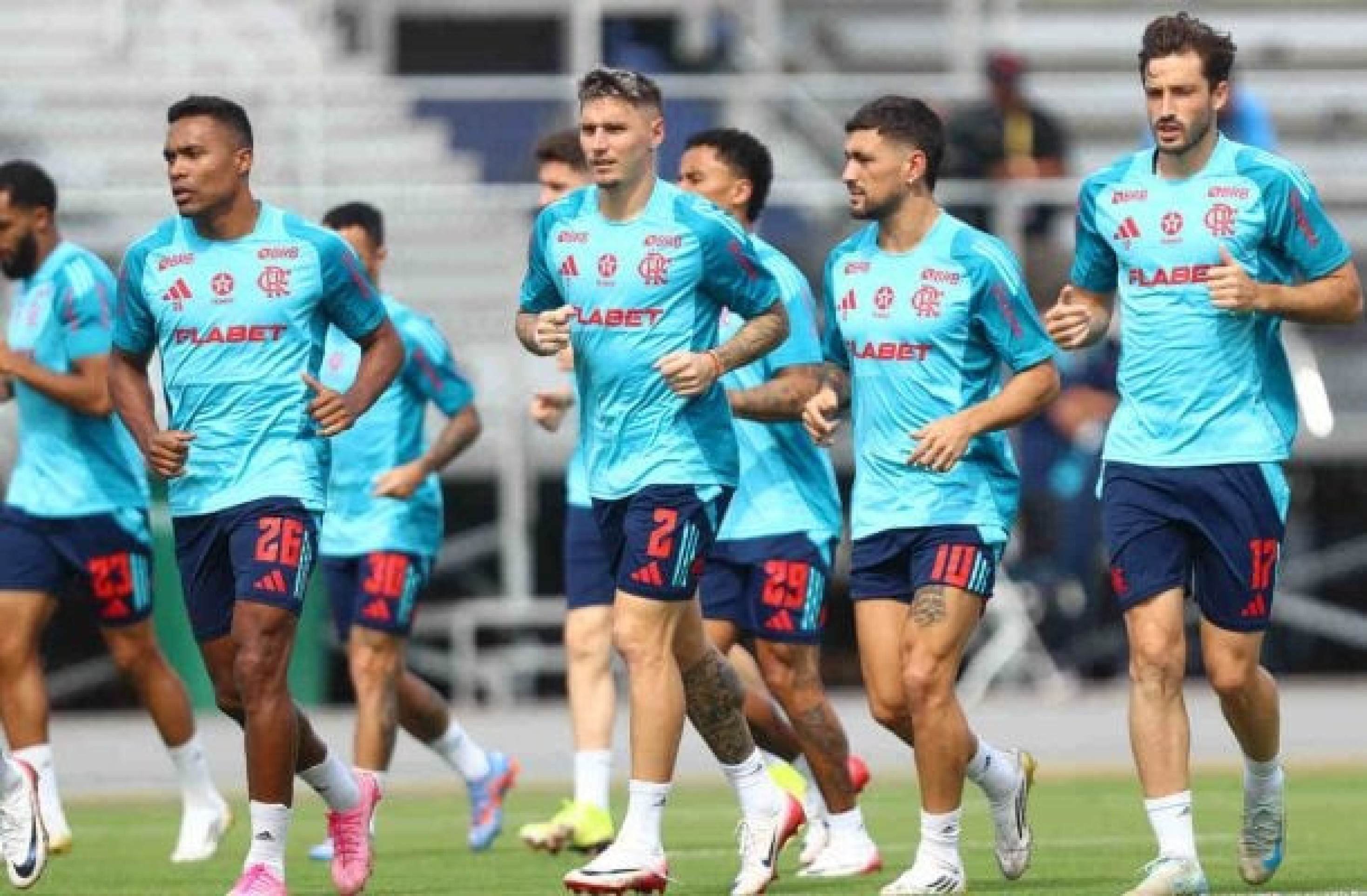 Flamengo encaminha renovação com Varela Flamengo encaminha renovação com Varela