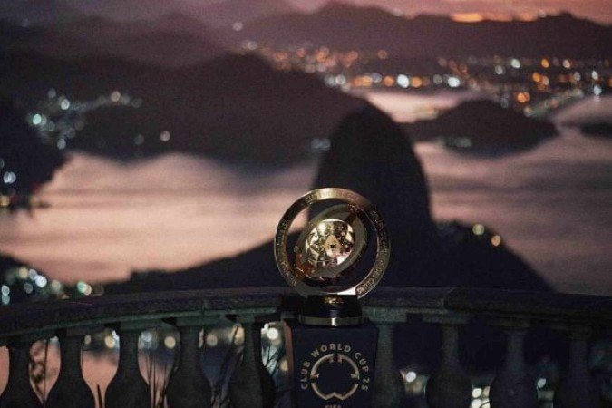 Troféu do Mundial de Clubes no Rio de Janeiro -  (crédito: Foto: Lucas Merçon/Fluminense)