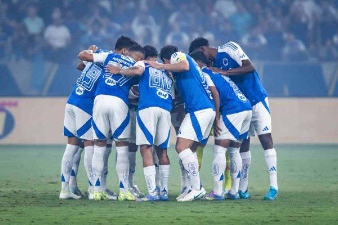 Jogadores da Raposa reunidos antes de jogo contra o Palmeiras, pelo Brasileirão - (crédito: Foto: Gustavo Aleixo / Cruzeiro) Jogadores da Raposa reunidos antes de jogo contra o Palmeiras, pelo Brasileirão - (crédito: Foto: Gustavo Aleixo / Cruzeiro)