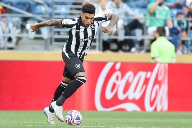 JESUS  - Le Normand, do Atlético, soube como marcá-lo. Ainda assim, com a sua parede, conseguiu deixar Savarino na cara do gol. Revezou na função de 9 e 10. Quase mete o seu gol na etapa final. Merecia porque jogou muita bola de novo e abriu clarões na defesa adversária  - NOTA: 8,0 - Foto: Vitor Silva/Botafogo 